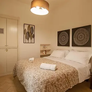 Casa Medici Riccardi - 50mt Da Piazza Duomo Apartamento